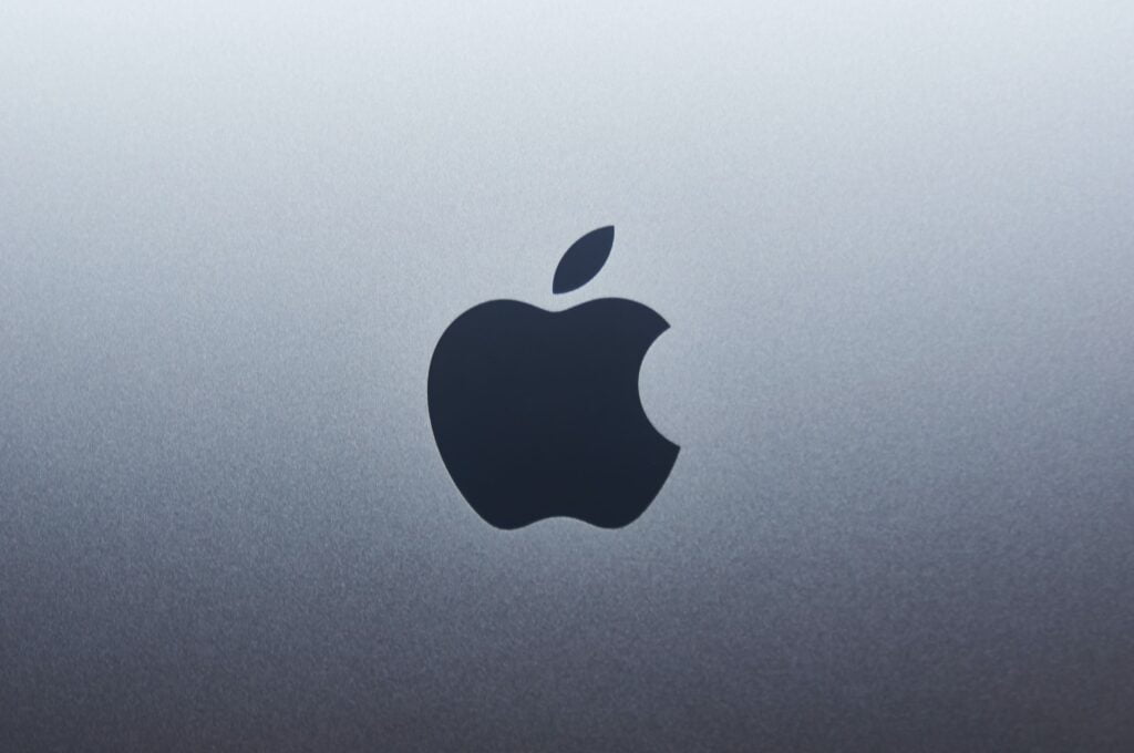 Can Mobile Apps be Hacked? Understanding Mobile App Security in 2023 1 apple jail break